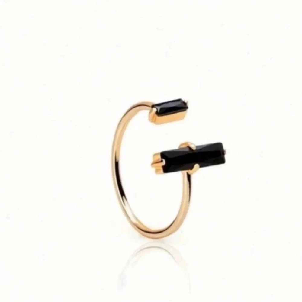 NWOT 18K Gold Plated Black Obsidian Bar Open Ring (One Size)